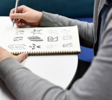 كيفية إنشاء شعار فريد