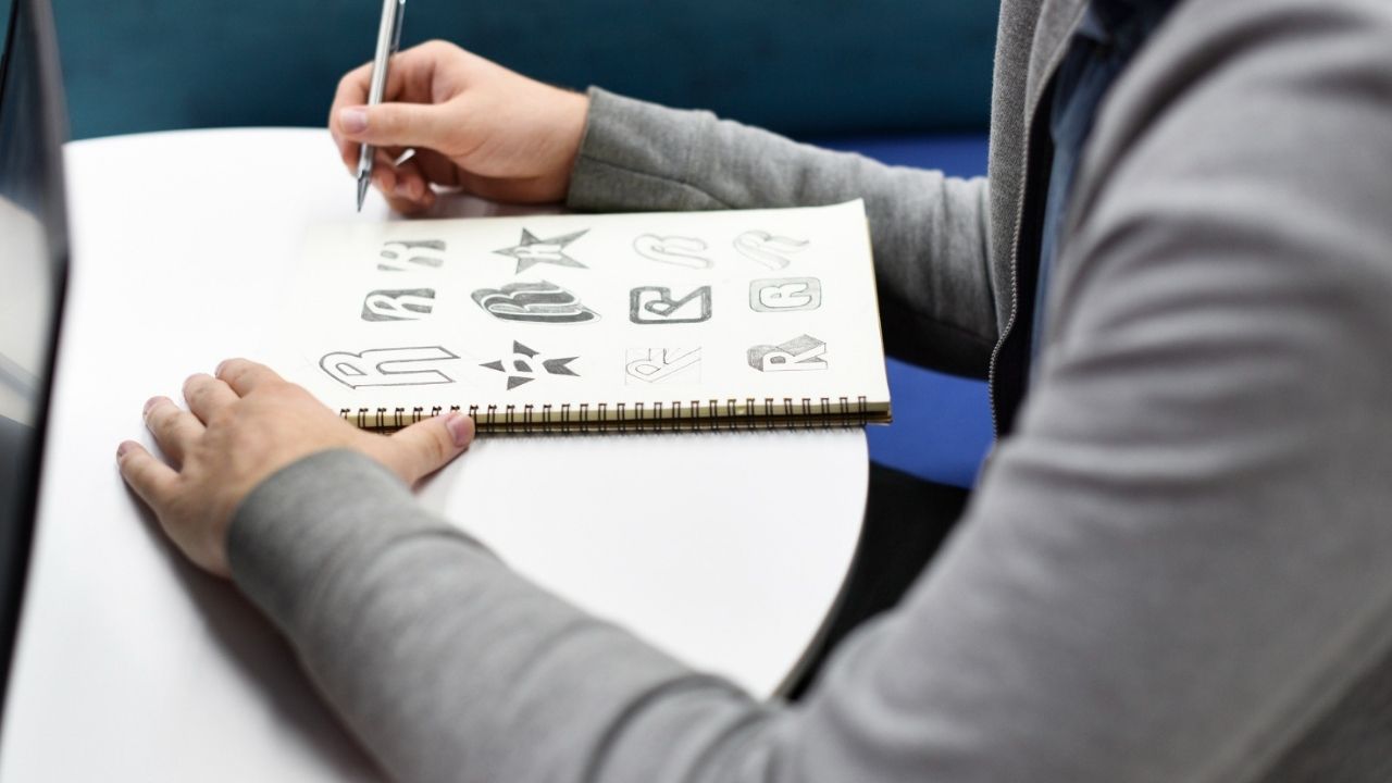 كيفية إنشاء شعار فريد