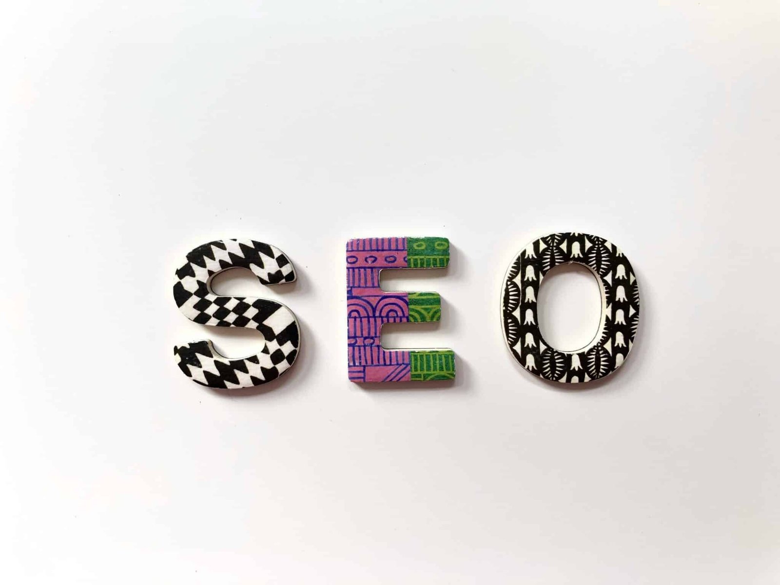 دليل SEO المحلي للمتاجر والشركات في السعودية كيف تظهر في الصفحة الأولى لجوجل بدون إعلانات مدفوعة