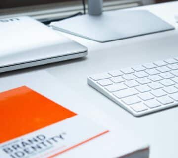 كيف تبني دليل هوية بصرية (Brand Guidelines) يحمي علامتك التجارية عند التوسع